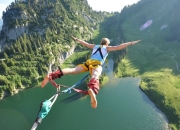 开云体育平台APP-AC米兰轻取波兰劲旅，中场核心罗德里状态火热助球队掌控全局