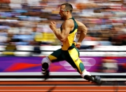 开云体育入口-赛道上的逆袭，阿隆索领衔迈凯伦轻取梅赛德斯