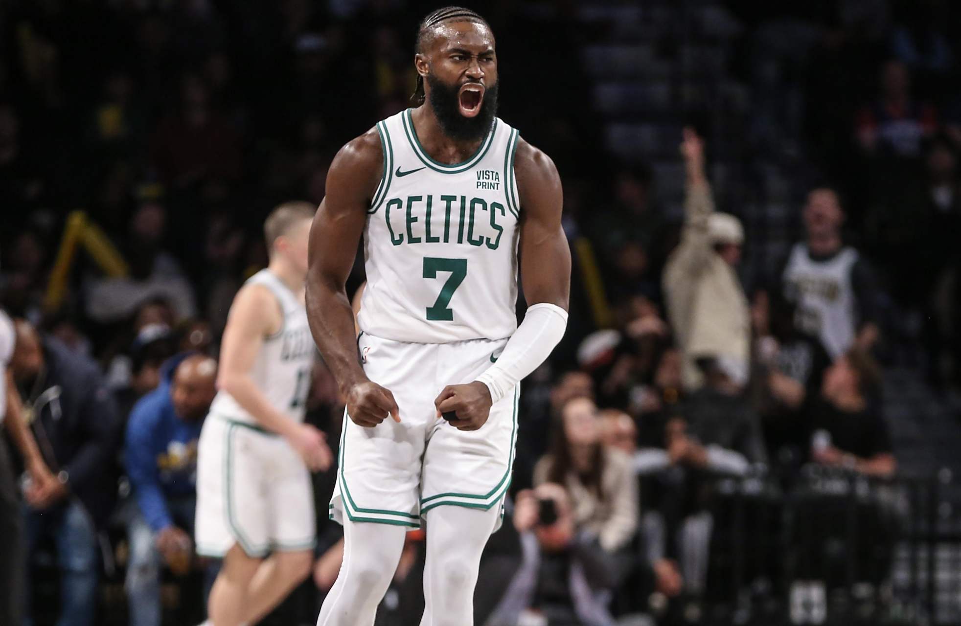 凯尔特人B队险胜爵士,保罗送出助攻 凯尔特人B队险胜爵士,保罗送出助攻