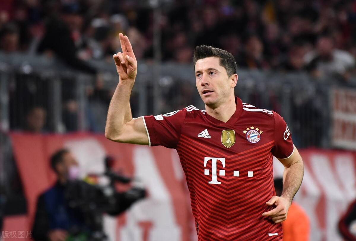 包含比利时轻取利物浦,莱万高光表现的词条 包含比利时轻取利物浦,莱万高光表现的词条