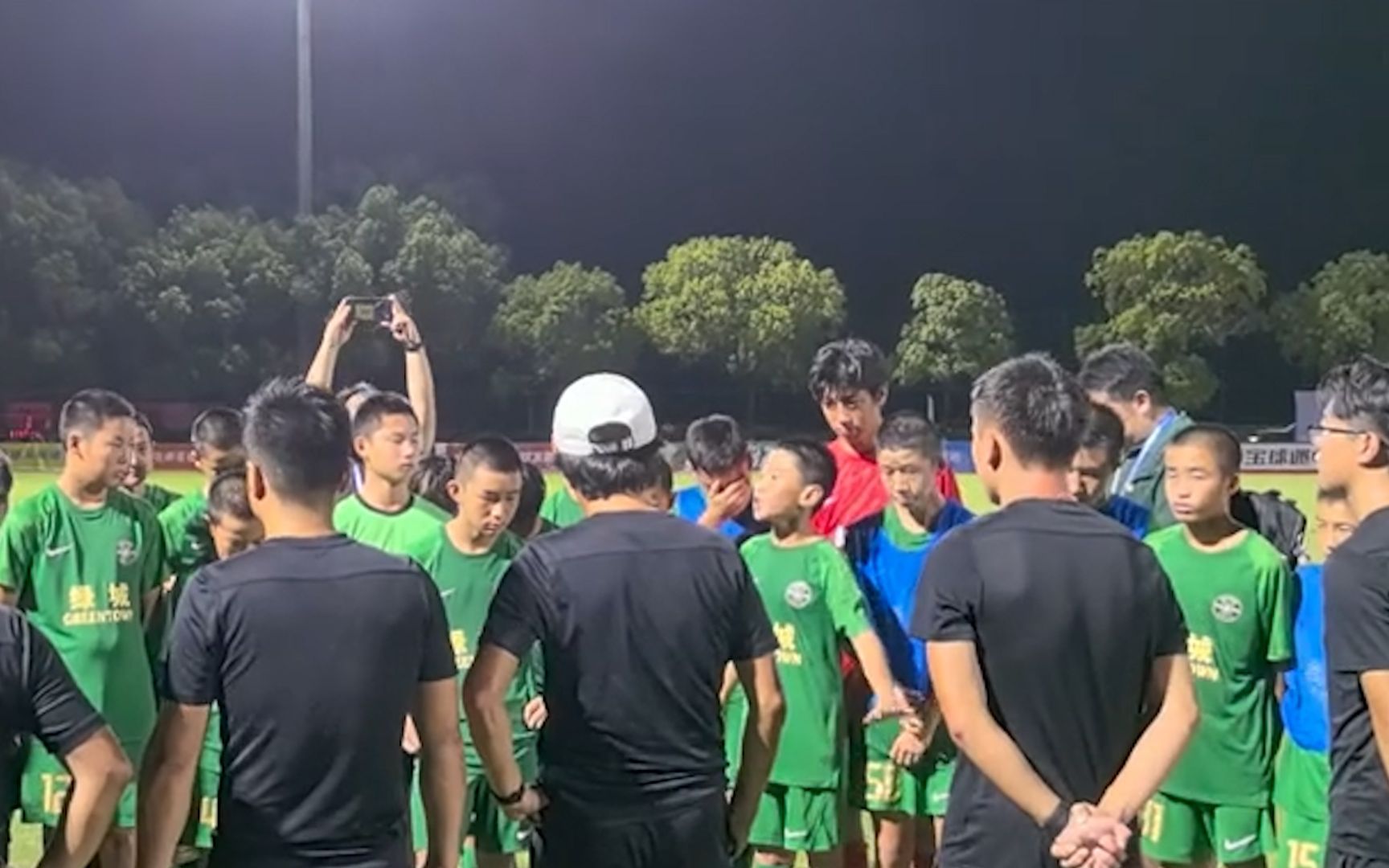 浙江队在比赛中全力拼搏获得胜利 浙江队在比赛中全力拼搏获得胜利