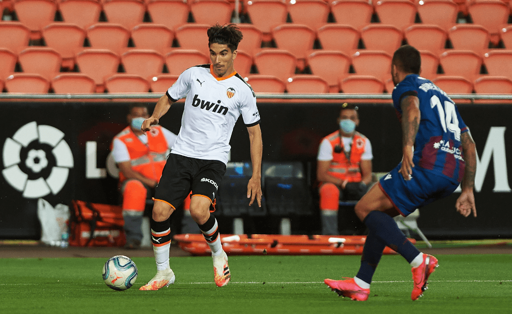 瓦尔加罗尔逆转战胜格拉纳达,客场取胜 瓦尔加罗尔逆转战胜格拉纳达,客场取胜