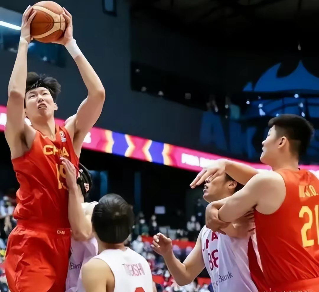 关于重庆男篮队员豪取比赛胜利,表现稳健的信息 关于重庆男篮队员豪取比赛胜利,表现稳健的信息