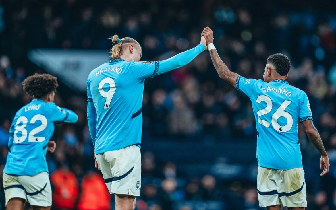 关于红军之战!谁能在曼联对阵西汉姆联的比赛中稳占主动?的信息 关于红军之战!谁能在曼联对阵西汉姆联的比赛中稳占主动?的信息