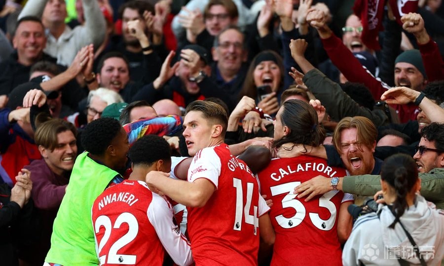 关于阿森纳主场逼平对手，保持积分榜前列位置的信息