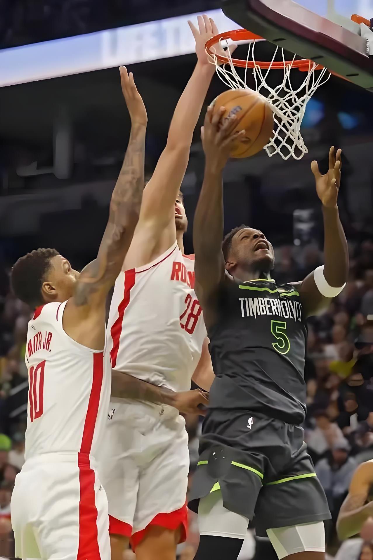 火箭展现出色实力，将比赛战术发挥到极致