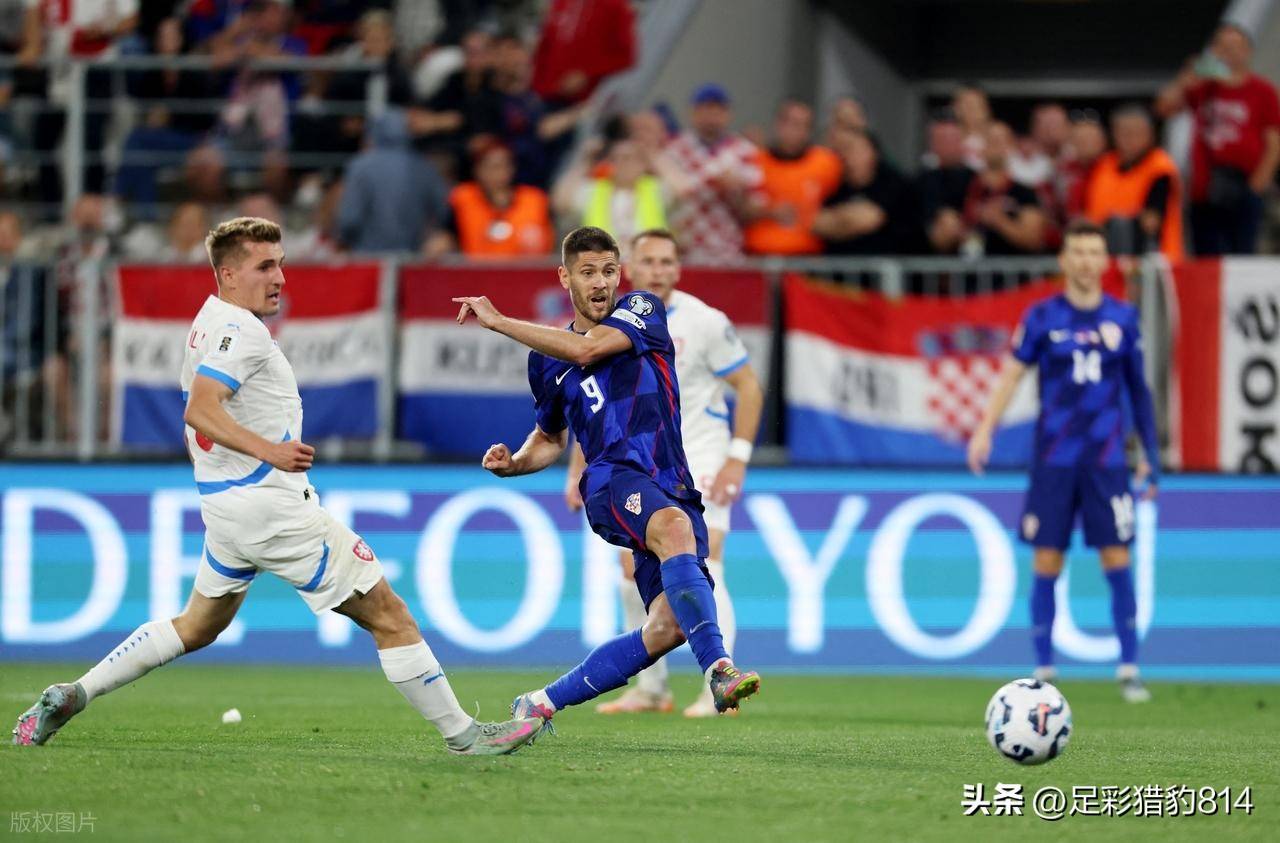 包含西班牙队在欧预赛中力克克罗地亚,成功闯入半决赛的词条 包含西班牙队在欧预赛中力克克罗地亚,成功闯入半决赛的词条