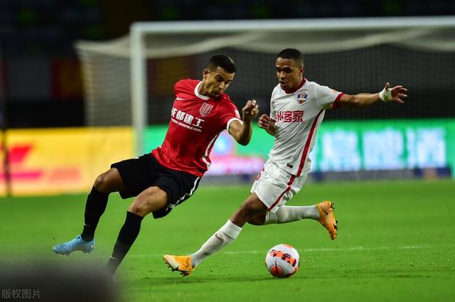 包含卢森堡反击尼日利亚无功而返，让球迷失望的词条