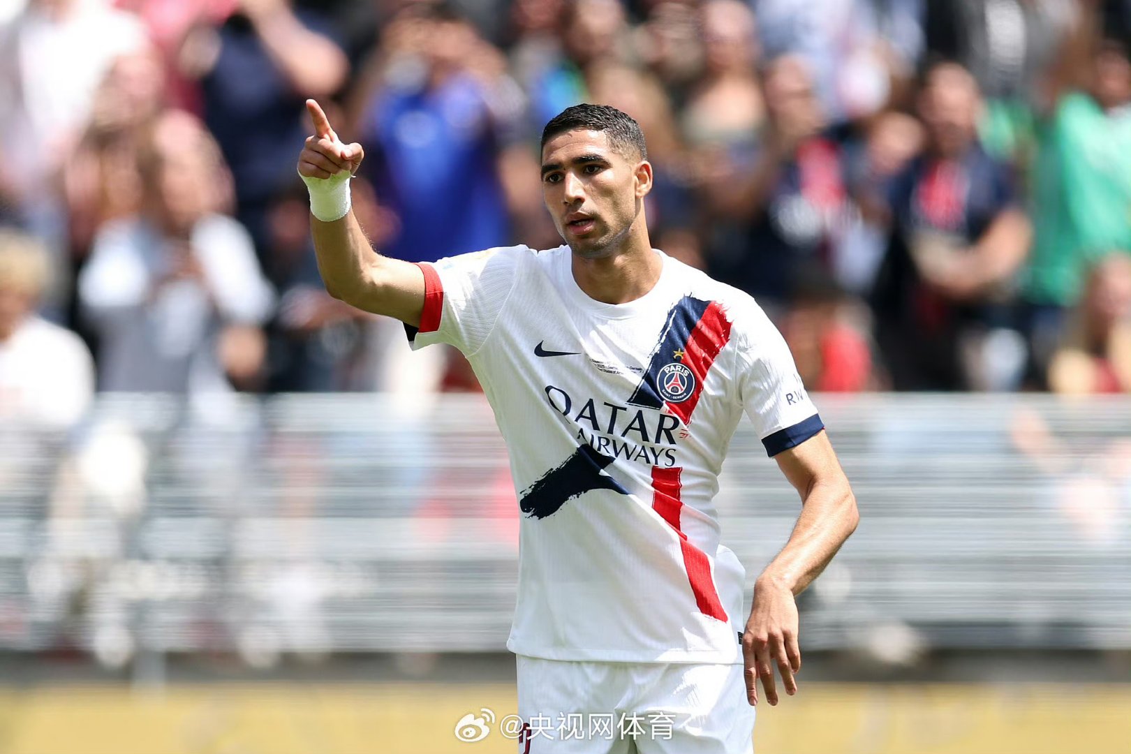 卡瓦尼发威,带领巴黎圣日耳曼豪取三分的简单介绍 卡瓦尼发威,带领巴黎圣日耳曼豪取三分的简单介绍