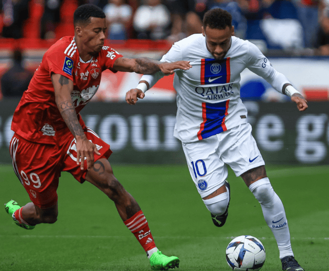 包含里尔队员默契配合，再次取得胜利的词条