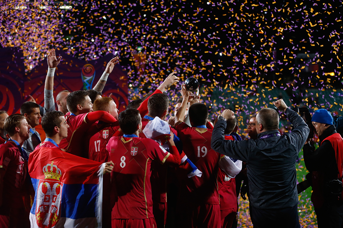 西班牙队斩获胜利,全队沸腾欢呼的简单介绍 西班牙队斩获胜利,全队沸腾欢呼的简单介绍