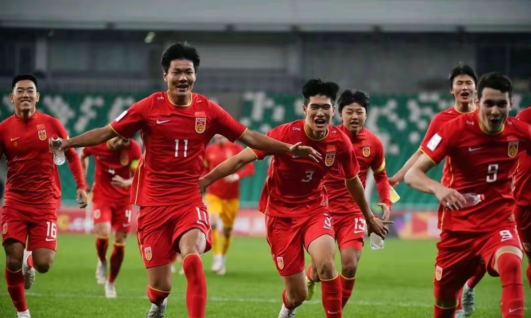 国内足球比赛中精彩纷呈,引人入胜 国内足球比赛中精彩纷呈,引人入胜