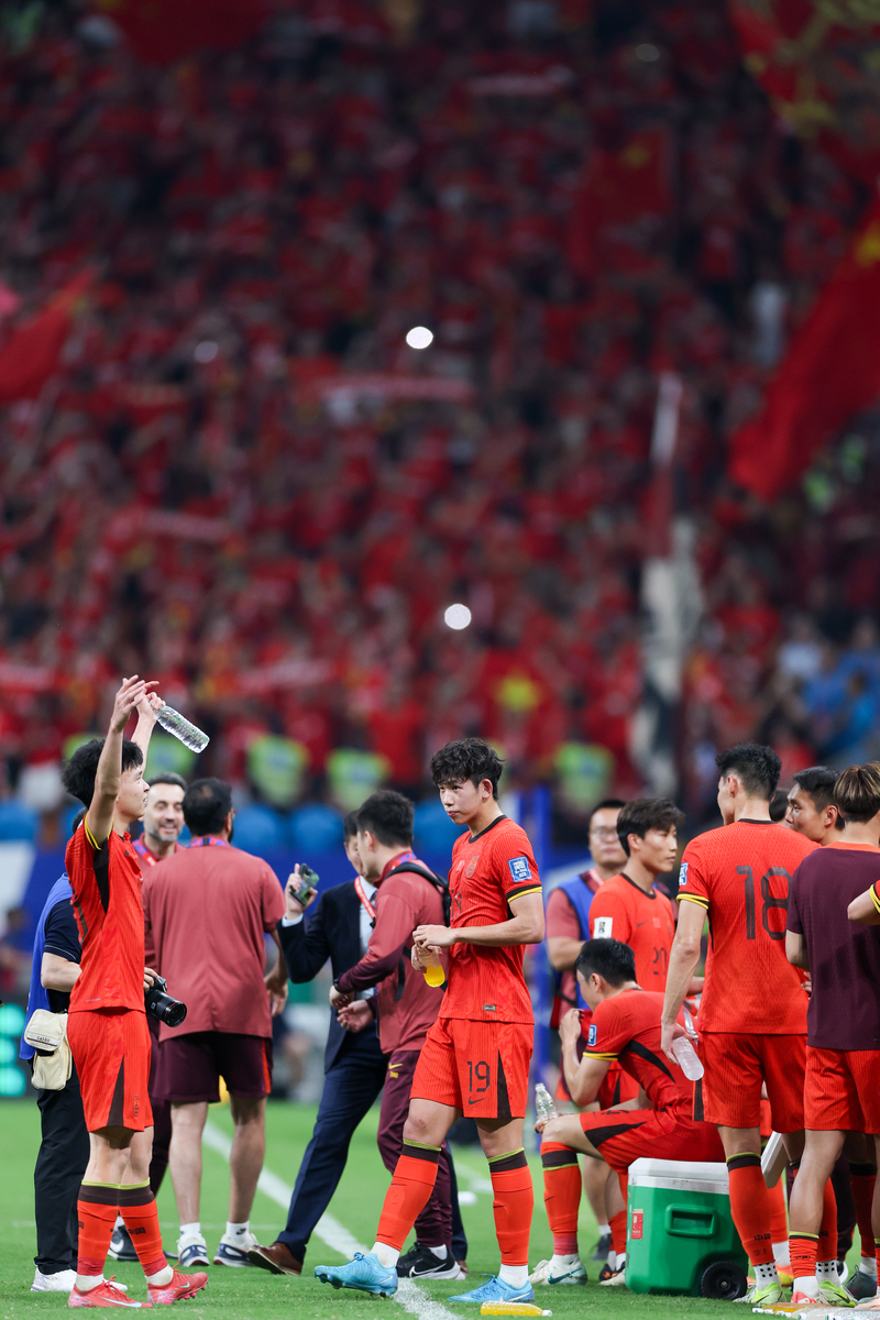 国内足球比赛中精彩纷呈,引人入胜 国内足球比赛中精彩纷呈,引人入胜