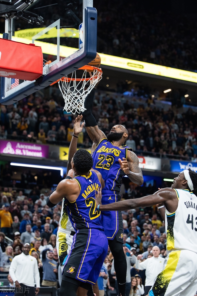 凯尔特人B队血洗勇士,詹姆斯关键制胜的简单介绍 凯尔特人B队血洗勇士,詹姆斯关键制胜的简单介绍