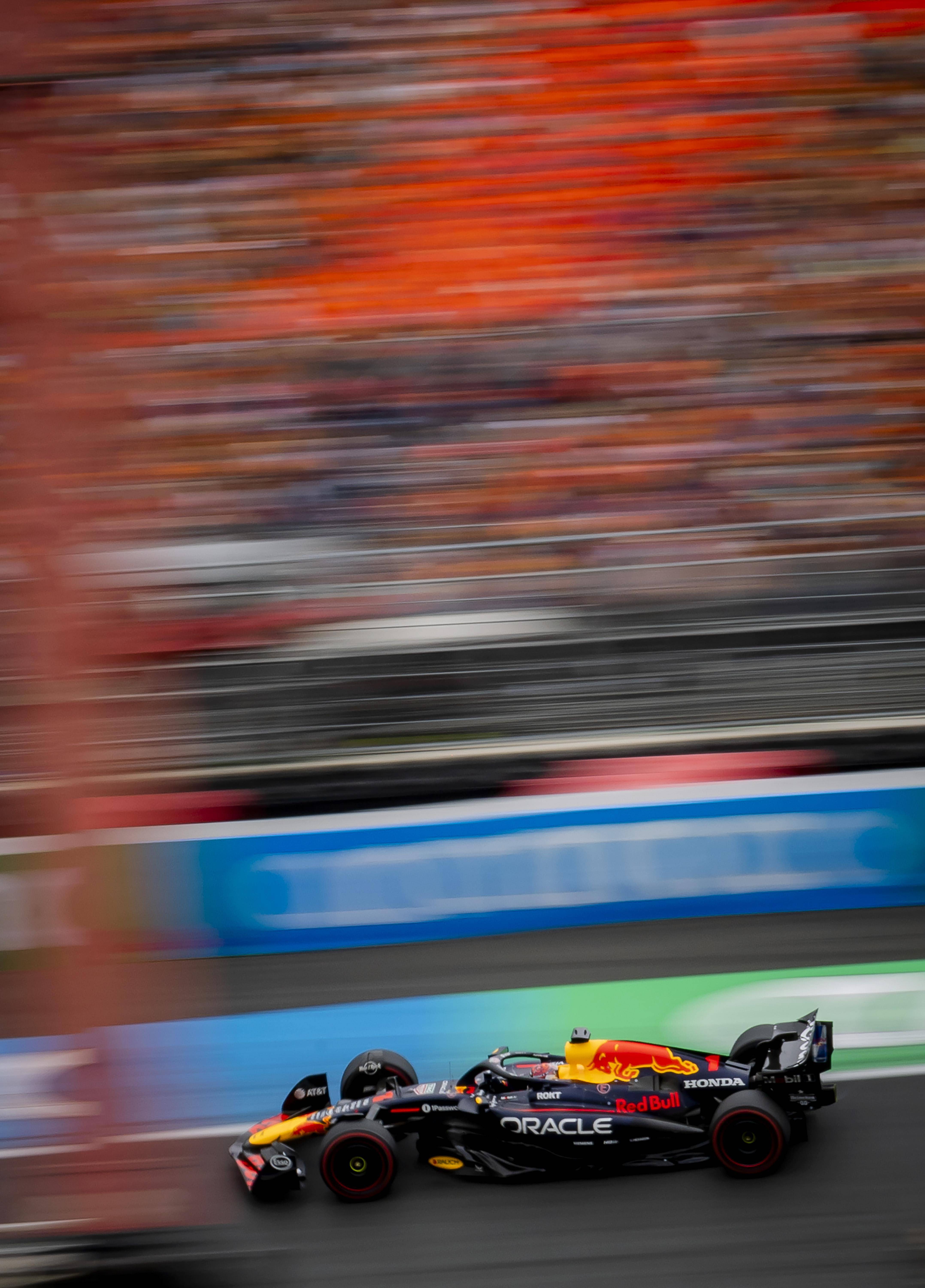 雷诺车队力克红牛车队,皮亚斯特里点燃赛场的简单介绍 雷诺车队力克红牛车队,皮亚斯特里点燃赛场的简单介绍