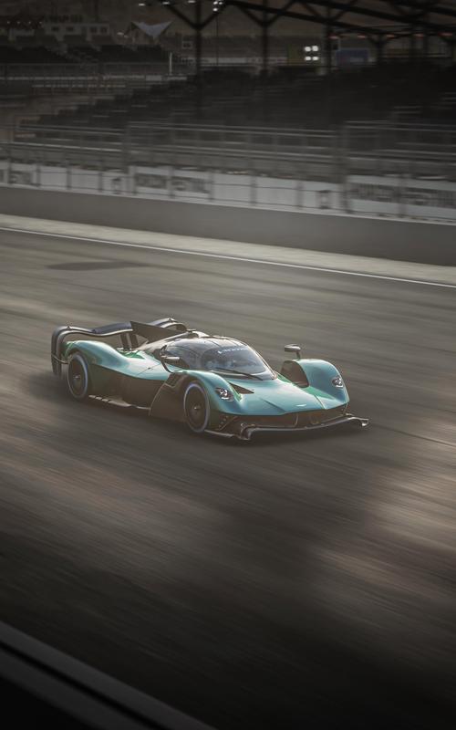 关于阿斯顿马丁碾压红牛车队,塞恩斯高光表现的信息 关于阿斯顿马丁碾压红牛车队,塞恩斯高光表现的信息