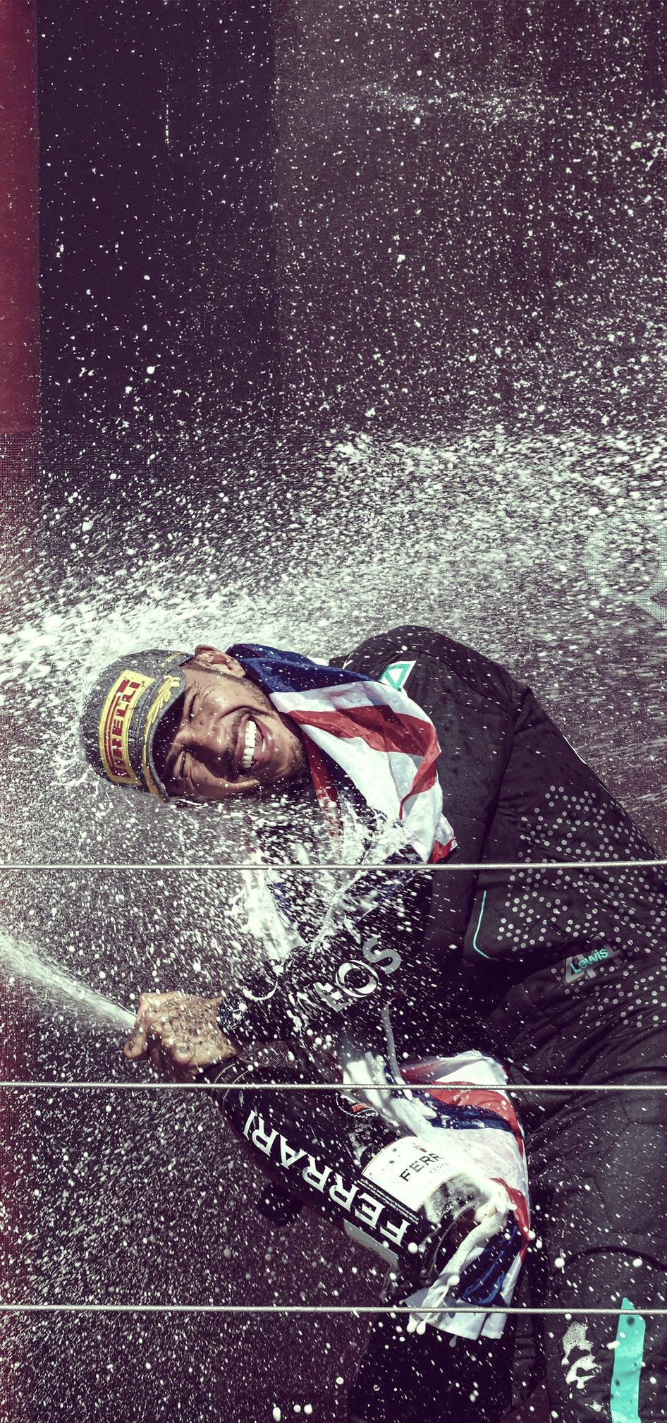 梅赛德斯鏖战红牛二队,汉密尔顿惊艳四座的简单介绍 梅赛德斯鏖战红牛二队,汉密尔顿惊艳四座的简单介绍