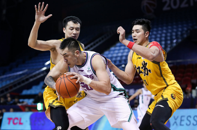 关于江苏队逆转辽宁队，陶汉林刷新纪录的信息